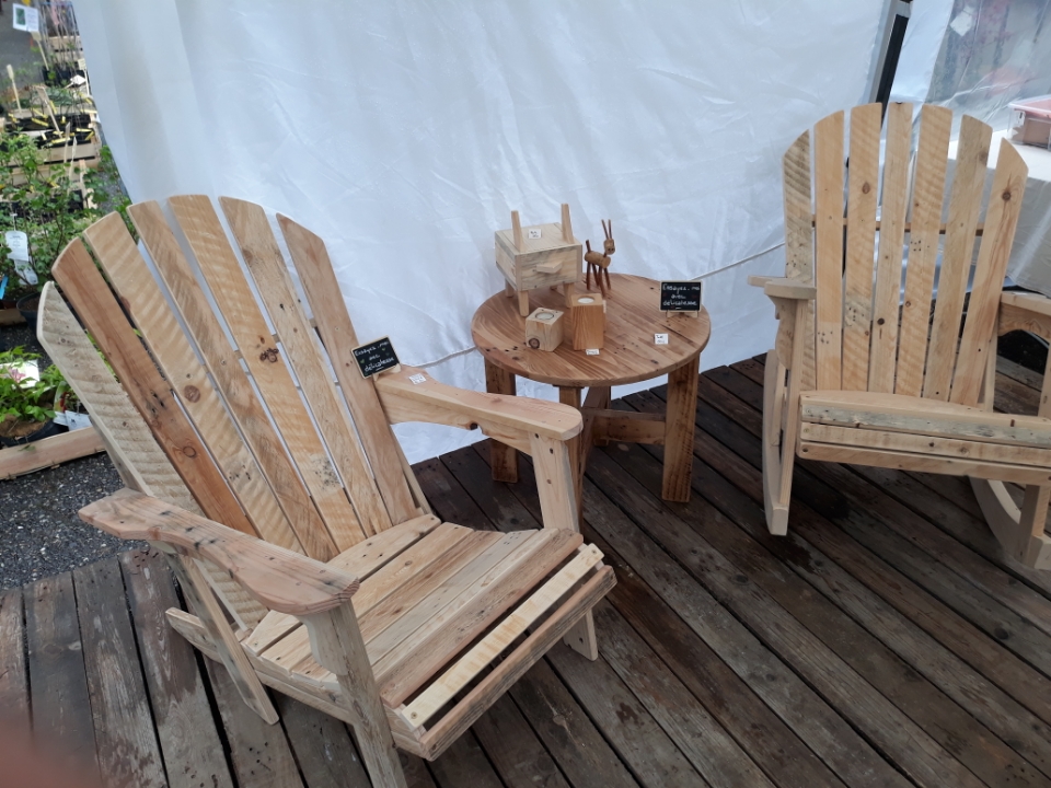 MEUBLES ET CRÉATION Logo